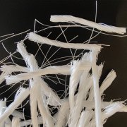 Fibra de aço comparada com macrofibras sintéticas